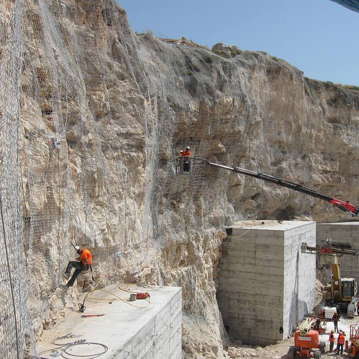 Zajištění tunelového portálu Rosh Haayin